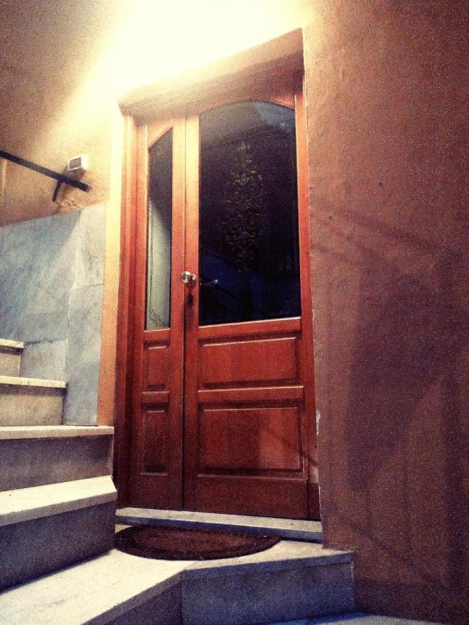 Bed&Breakfast a Capua Adiacente al Duomo - IL VICOLO Exterior foto