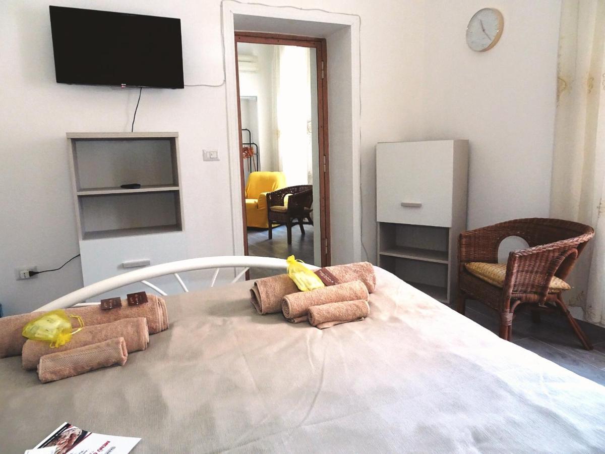 Bed&Breakfast a Capua Adiacente al Duomo - IL VICOLO Exterior foto