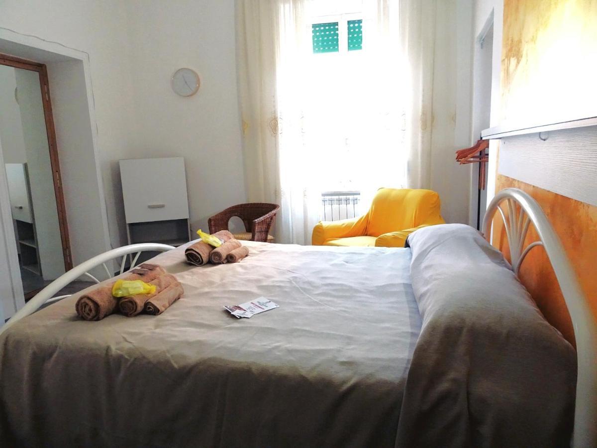 Bed&Breakfast a Capua Adiacente al Duomo - IL VICOLO Exterior foto